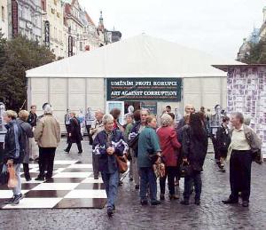 FOTO - Mobilní stan, v němž je instalována výstava, je v dolní části Václavského náměstí
