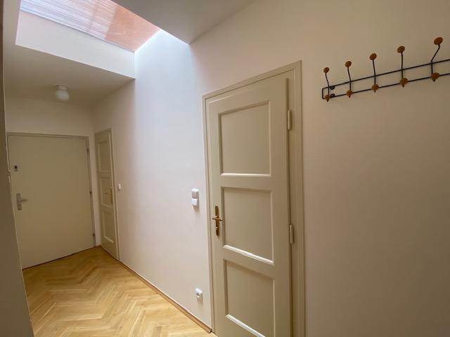 15_předsíň, východ, vchod WC a koupelna