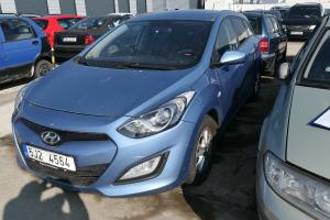 12_25_hyundai_i30_5J2_4564