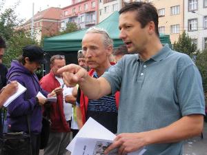 16. 9.09 - Radní Štěpánek diskutoval s novináři
