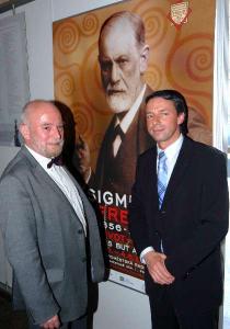 491917_11.5.2006 - pražský primátor Pavel Bém slavnostně zahájil v Křížové chodbě Staroměstské radnice výstavu „150 let od narození Sigmunda Freuda“.