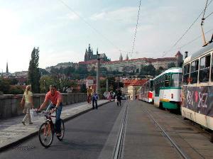 499005_V sobotu 16. a v neděli 17. září bylo v rámci Evropského týdne mobility uzavřeno Smetanovo nábřeží automobilové dopravě.