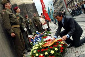 512490_18.6.07-Uctění památky válečních parašutistů a domácího odboje