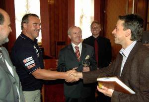 15.6.2005- Pražský primátor Pavel Bém vítá slovinské hosty v rezidenci na Mariánském náměstí
