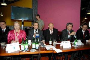 Tisková konference k otevření Centra Chodov pro veřejnost dne 9. 11. 2005.