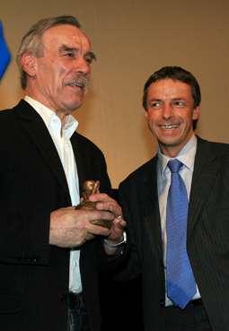 9. března se pražský primátor Pavel Bém zúčastnil v kině Lucerna vyhlášení cen festivalu Jeden svět 2006 a předal Cenu primátora udělenou filmu Dear Muslim