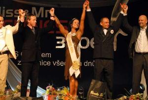 Primátor Pavel Bém v neděli 22. října na Žofíně předal hlavní ceny Miss a Mr Fitness.