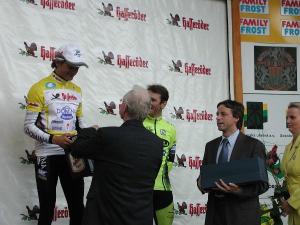 16. 5. Primátor hl. m. Prahy předával ceny vítězným cyklistům na Staroměstském náměstí
