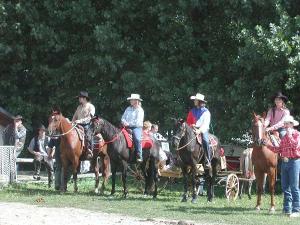 497436_V sobotu 2.9.2006 zahajoval primátor Radotínské rodeo, na kterém se soutěžilo o primátorský pohár.