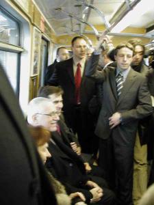 27. 2. se prezident republiky a primátor hl. m. Prahy projeli metrem na trase B