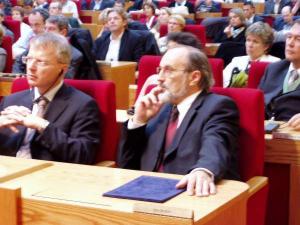 481729_3.11.2005 - Přes 160 zástupců francouzských firem přijelo do metropole na  6. ročník mezinárodního semináře Svazu francouzského průmyslu MEDEF. Ten dn...
