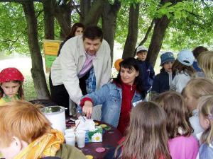 493088_31.5.2006 - radní hl.m. Prahy Jan Štrof zahájil dnešní oslavy Dětského dne, které se konaly pod jeho záštitou v parku Přátelství na Proseku.