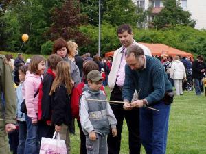 493094_31.5.2006 - radní hl.m. Prahy Jan Štrof zahájil dnešní oslavy Dětského dne, které se konaly pod jeho záštitou v parku Přátelství na Proseku.