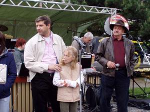 493106_31.5.2006 - radní hl.m. Prahy Jan Štrof zahájil dnešní oslavy Dětského dne, které se konaly pod jeho záštitou v parku Přátelství na Proseku.