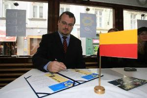 30.8.2006 - Radní Radovan Šteiner podepsal Chartu Evropského týdne mobility, jíž se Praha připojuje k této mezinárodní iniciativě