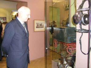Jan Bürgermeister při prohlídce výstavy Koně a Pražané v Muzeu hl.m.Prahy