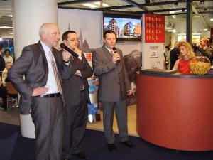 15.3.2006 - náměstek primátora Jan Bürgermeister na prezentaci pražksých projektů na veletrhu MIPIM v Canes