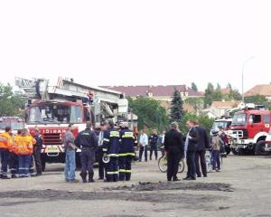 498887_16.9.2006-Přehlídka hasičské techniky ve Kbelích