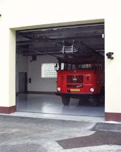 9.9.2006-V nové hasičské stanici jsou garáže i pro automobily dobrovolných hasičů