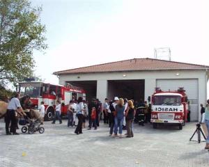 17.9.2006-Nové garáže pro dobrovolné hasiče v Třebonicích