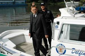 21.9.2005-Náměstek  Blažek byl první, kdo se svezl na člunu poříční jednotky MP