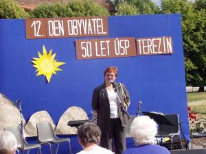 458420_Radní Hana Halová se zúčastnila oslav 50 výročí od založení ÚSP Terezín