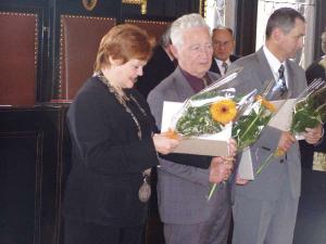 8.11.2006 - radní Halová převzala ocenění za práci pro diabetiky