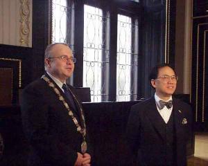 Radní hl. m. Prahy Igor Němec a předseda místní vlády zvláštní administrativní oblasti ČLR Hongkongu Donald Tsang
