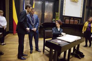 Prijeti_predsedkyne_Spolkove_rady_Rakouske_republiky_02