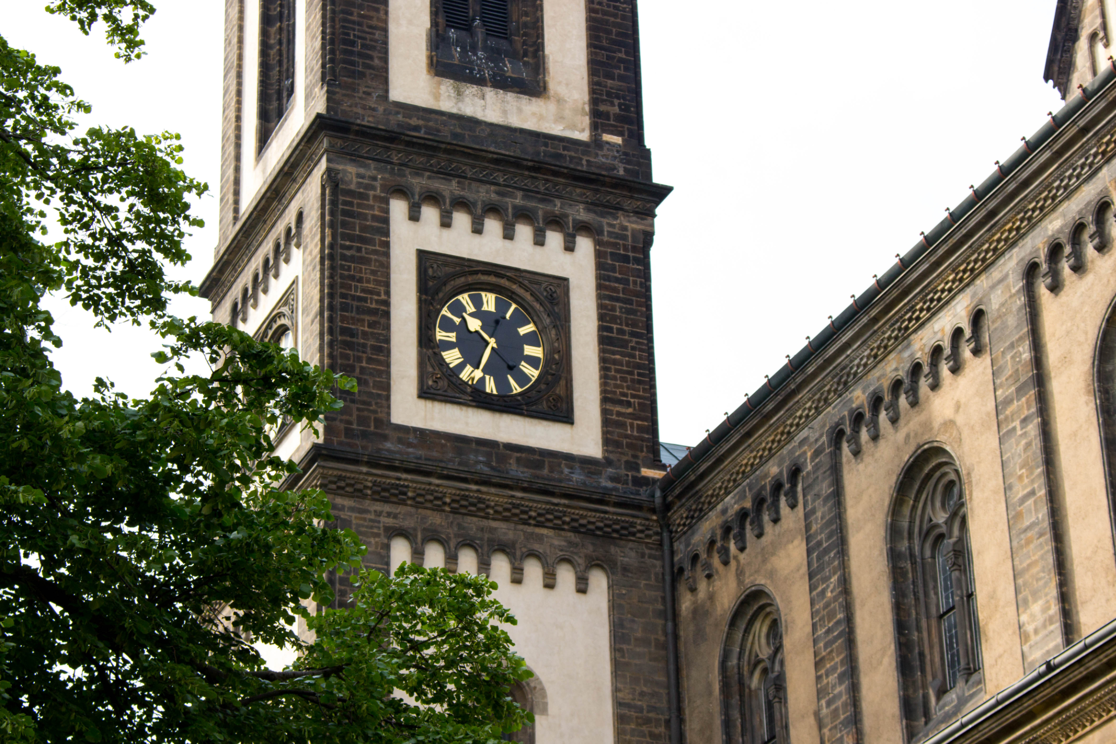 Hlavní město zahájilo obnovu věžních hodin na pražských památkách