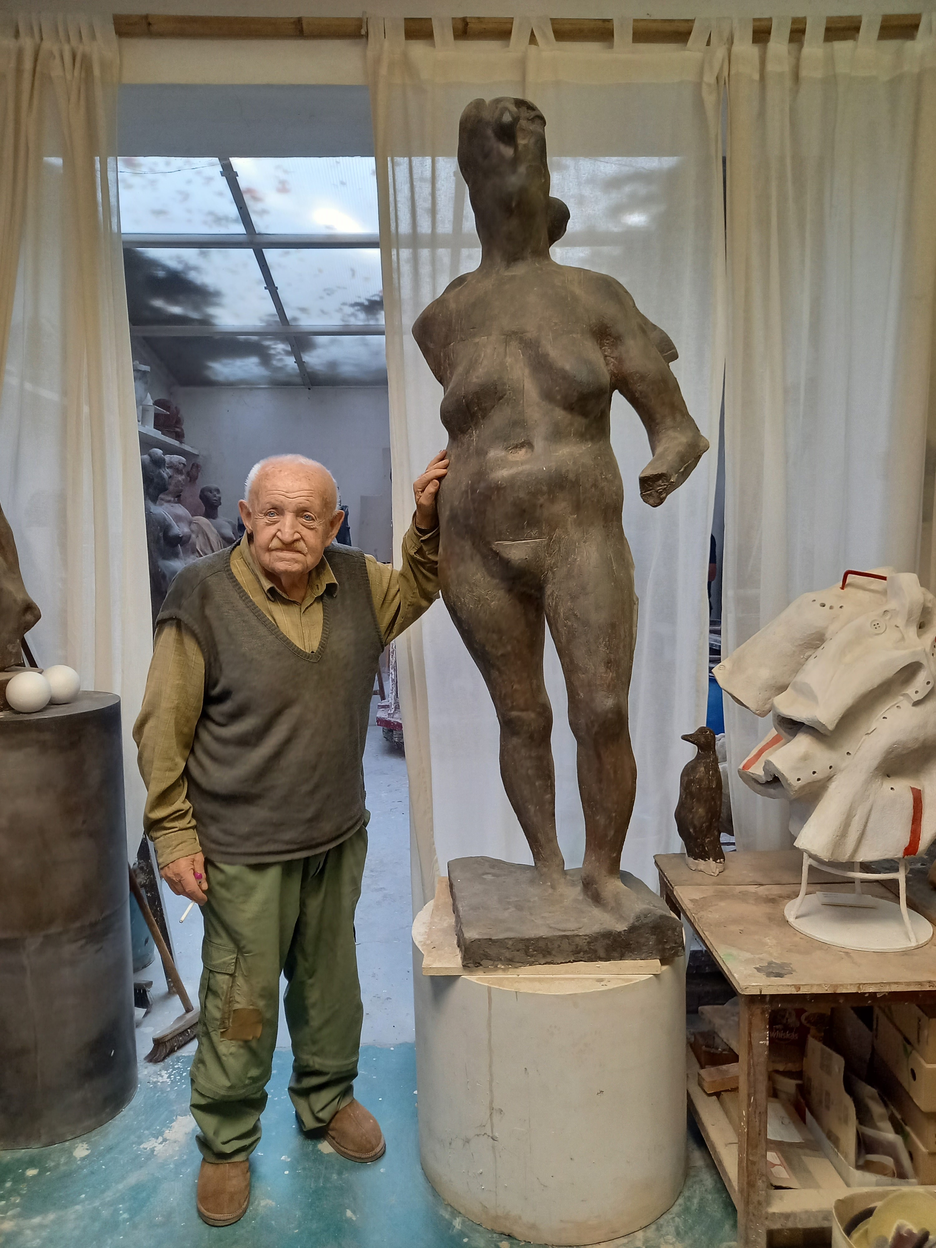 Nová figurální socha od sochaře Jana Hendrycha