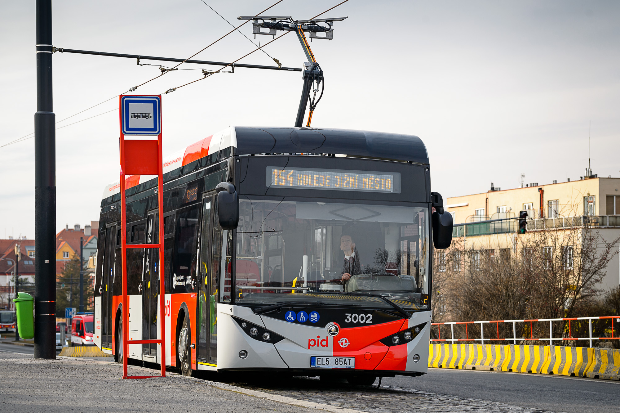 Nový elektrobus vyjel do pražských ulic