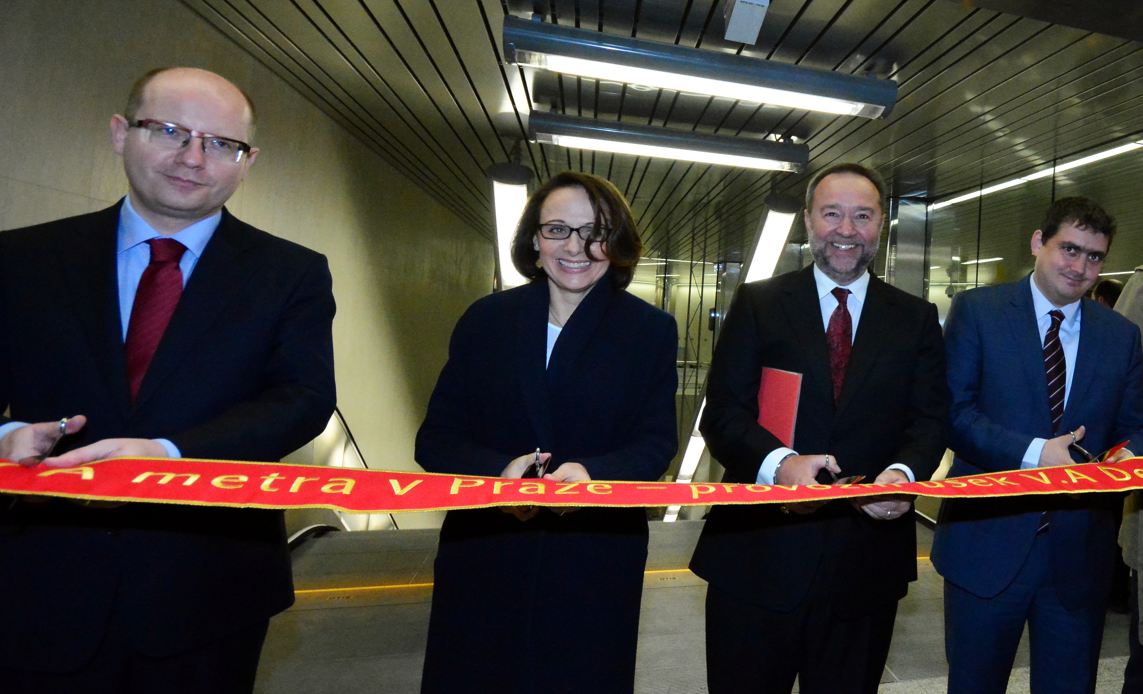 Nový úsek metra V.A do Motola je otevřen