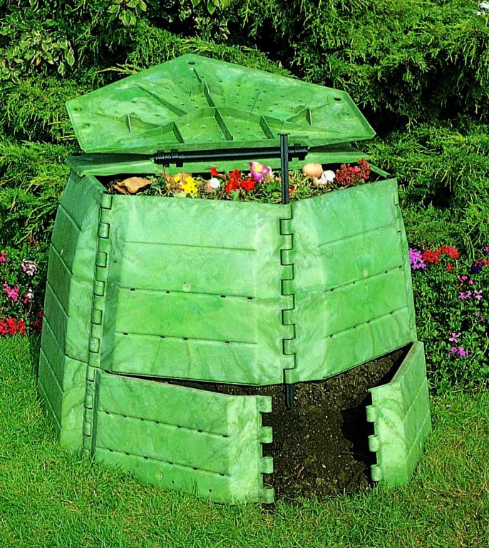 Plastový kompostér