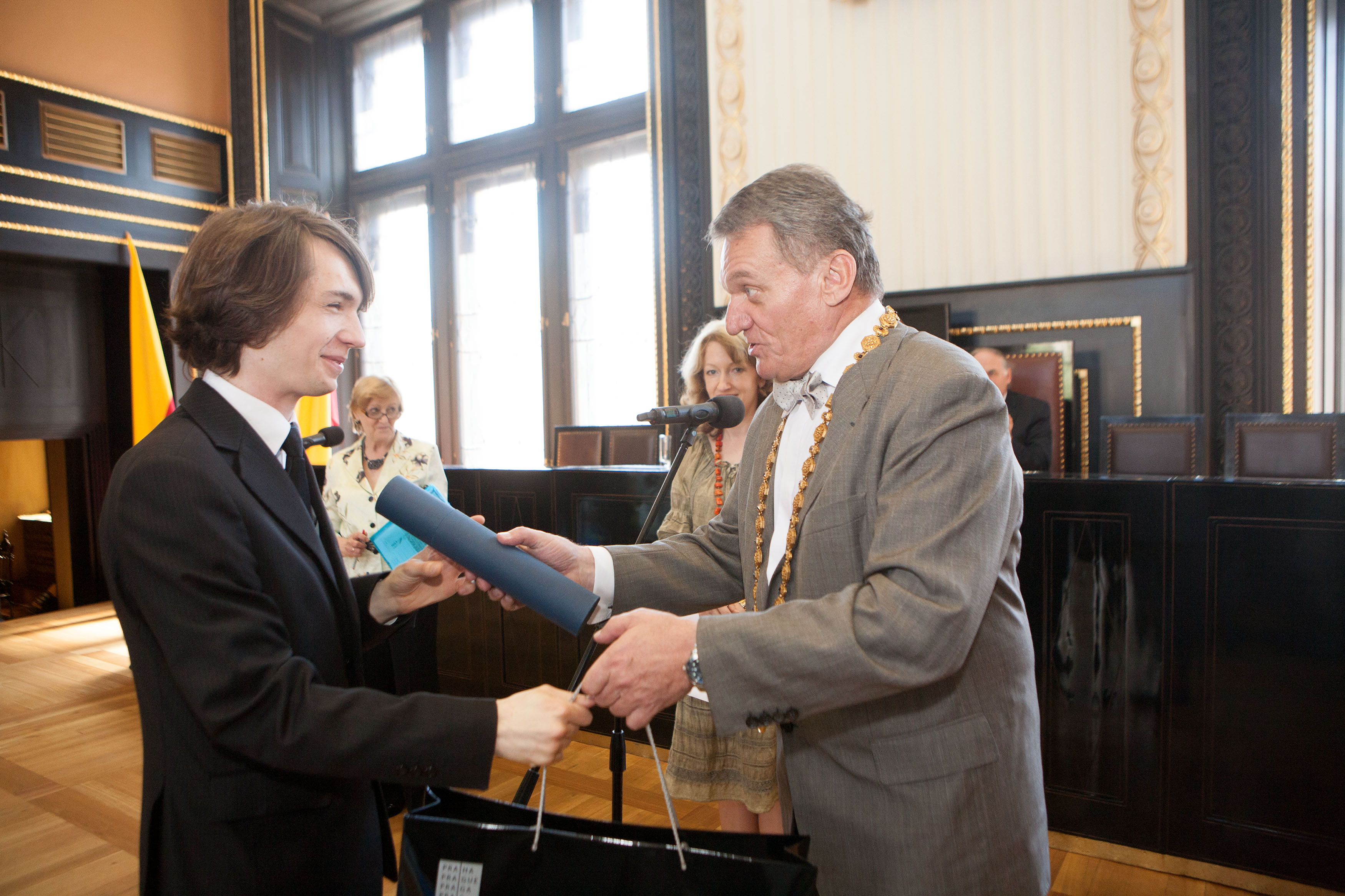 Primátor předal ceny vítězům soutěže Pražského jara 2013