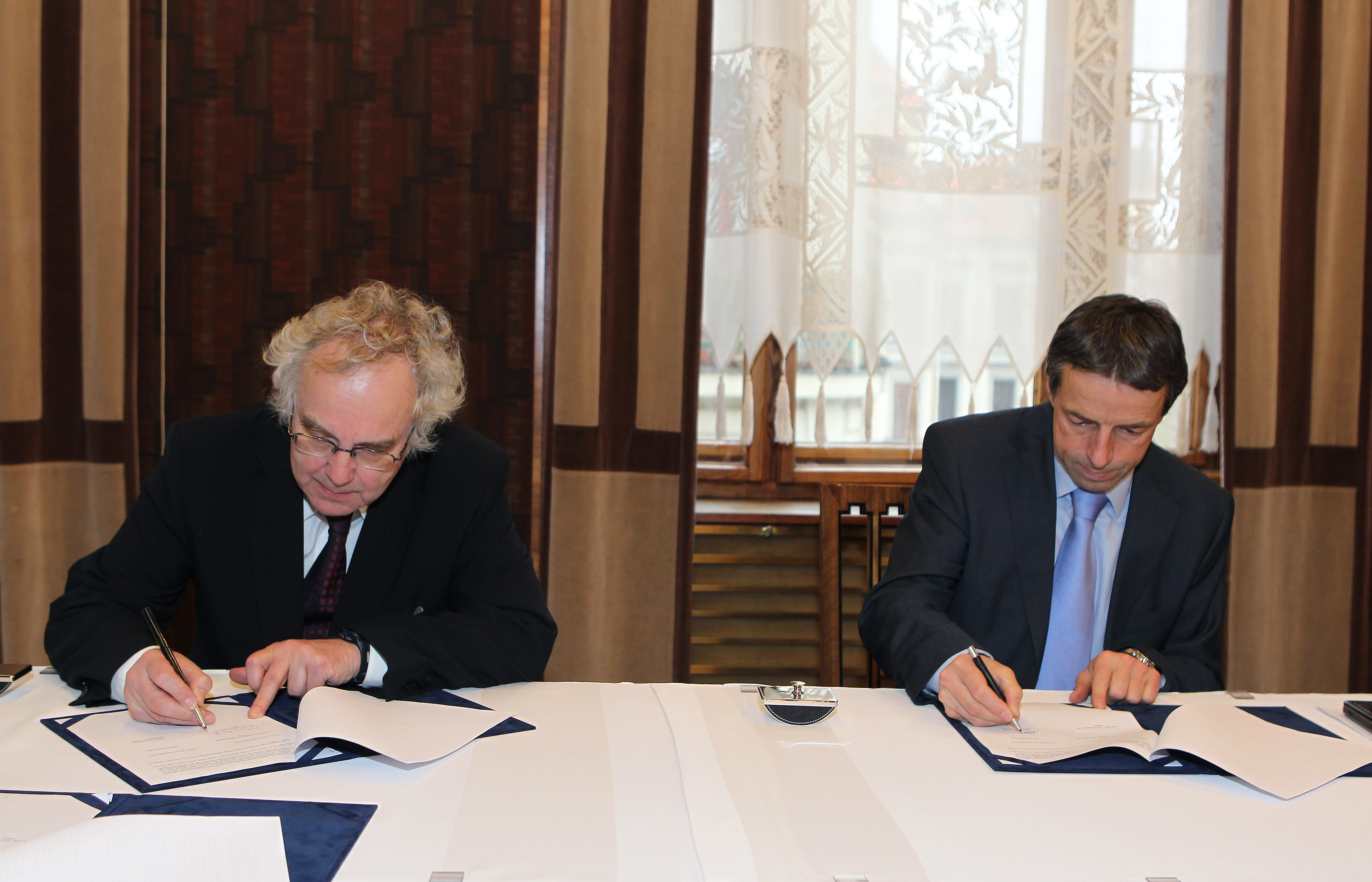 Podpis smlouvy o spolupráci Prahy a VŠ chemicko-technologické
