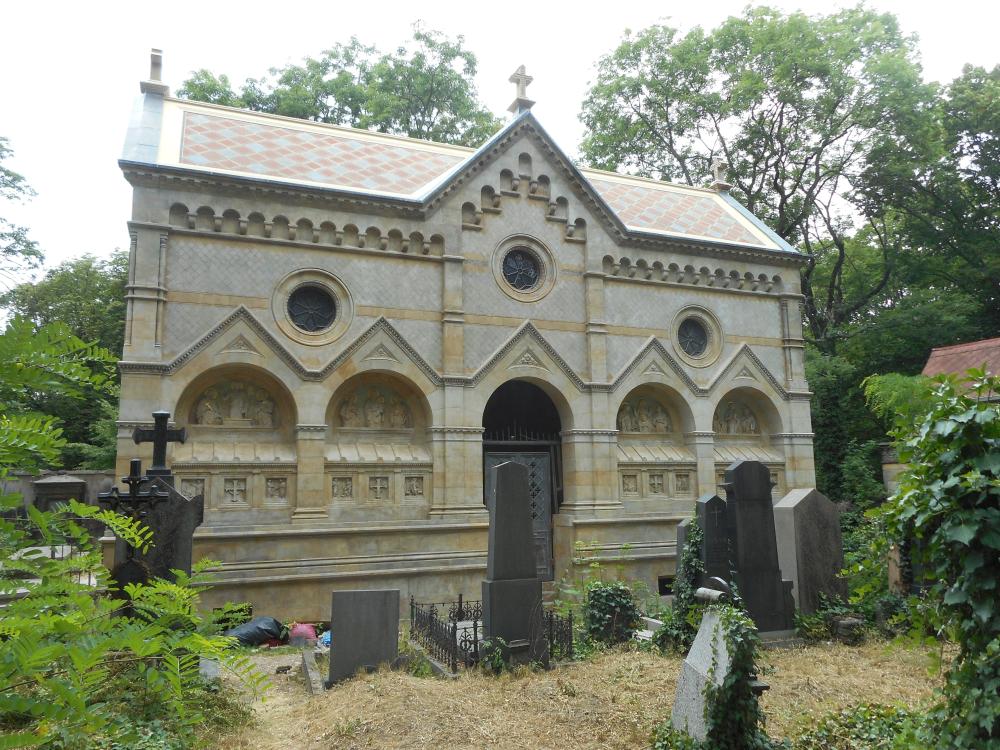 hrobka rodiny Lannů a Schebků