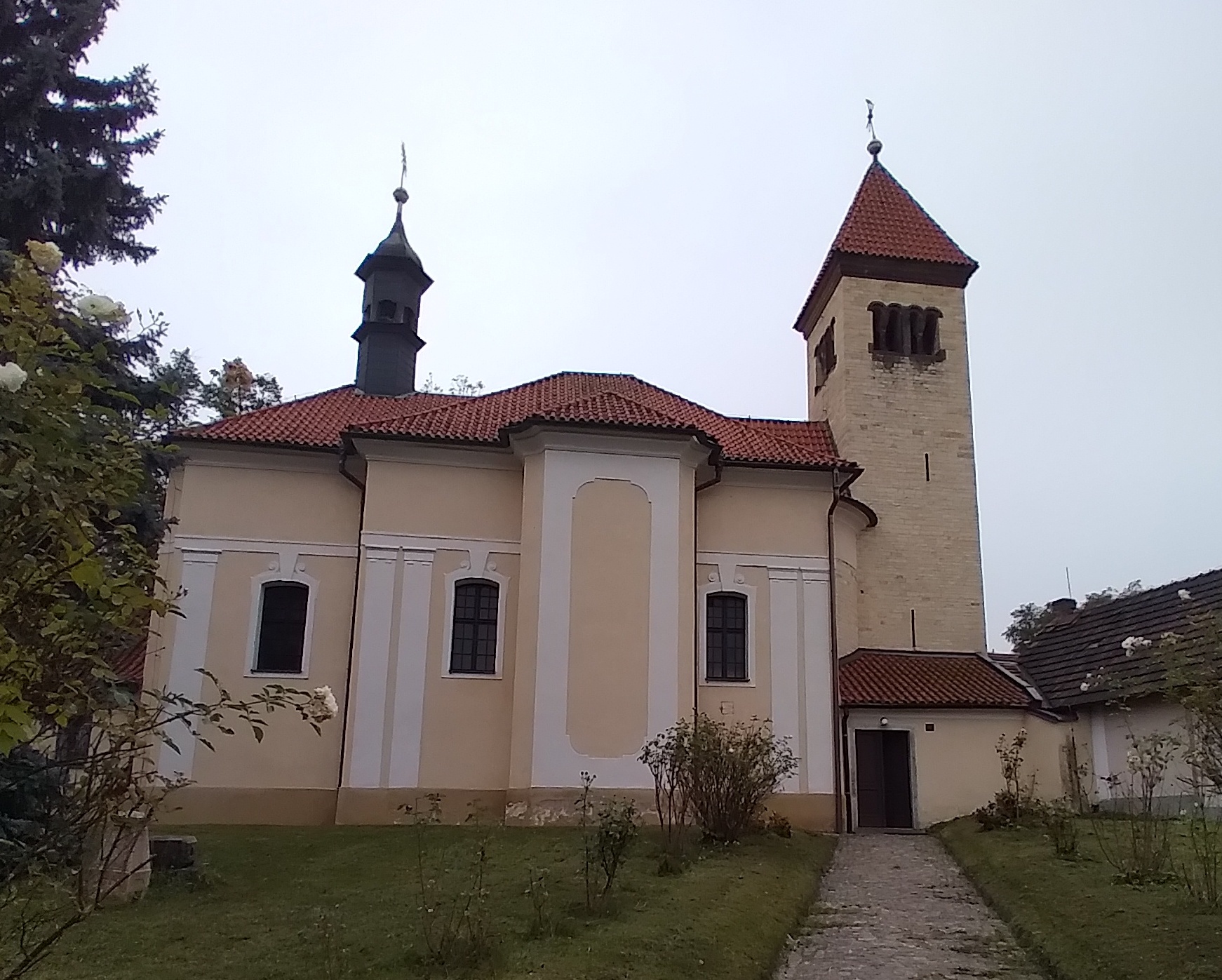 g008M_hlavní oltář v kostele sv. Petra a Pavla Praha-Řeporyje