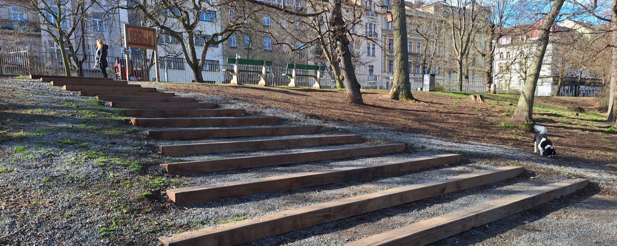 Stromovka-drevena-shodiste-2026-ilu2