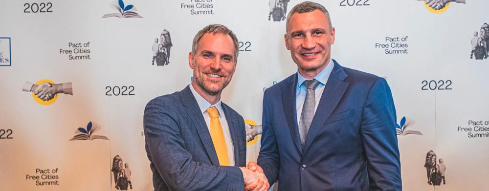 Kyjev vstoupil do Paktu svobodných měst, který dnes hostí hlavní město Praha