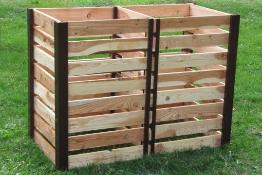Dřevěný kompostér o objemu 2000 litrů, otevíratelný – ilustrační foto