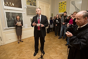 Výstava Grafika roku 2013 je otevřena v pražském Glam-Gallasově paláci do neděle 6. dubna 2014.