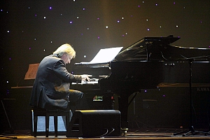 Richard Clayderman na koncertě. Foto: Mr. Wang, zdroj: http://www.clayderman.co.uk/