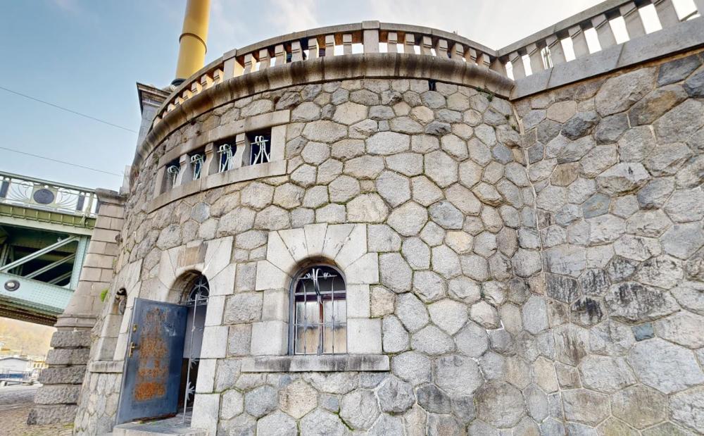 Čechův most - obchodní prostory