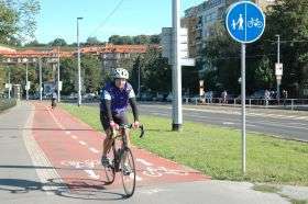 Cyklostezka na Podolském nábřeží.jpg