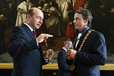 Pražský primátor Pavel Bém dnes v poledne přijal ve slavnostních prostorách Brožíkovy síně Staroměstské radnice státní návštěvu – rumunského prezidenta Traiana Băsescu. 