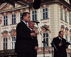 28.10.2007-Nám. primátora Rudolf Blažek na oslavě státního svátku na Staroměstském náměstí