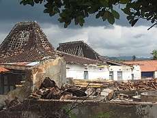 Gantiwarno, zničený dům