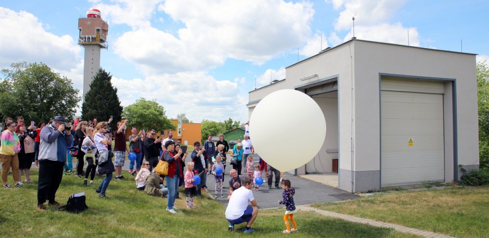 Vypuštění meteorologického balónu