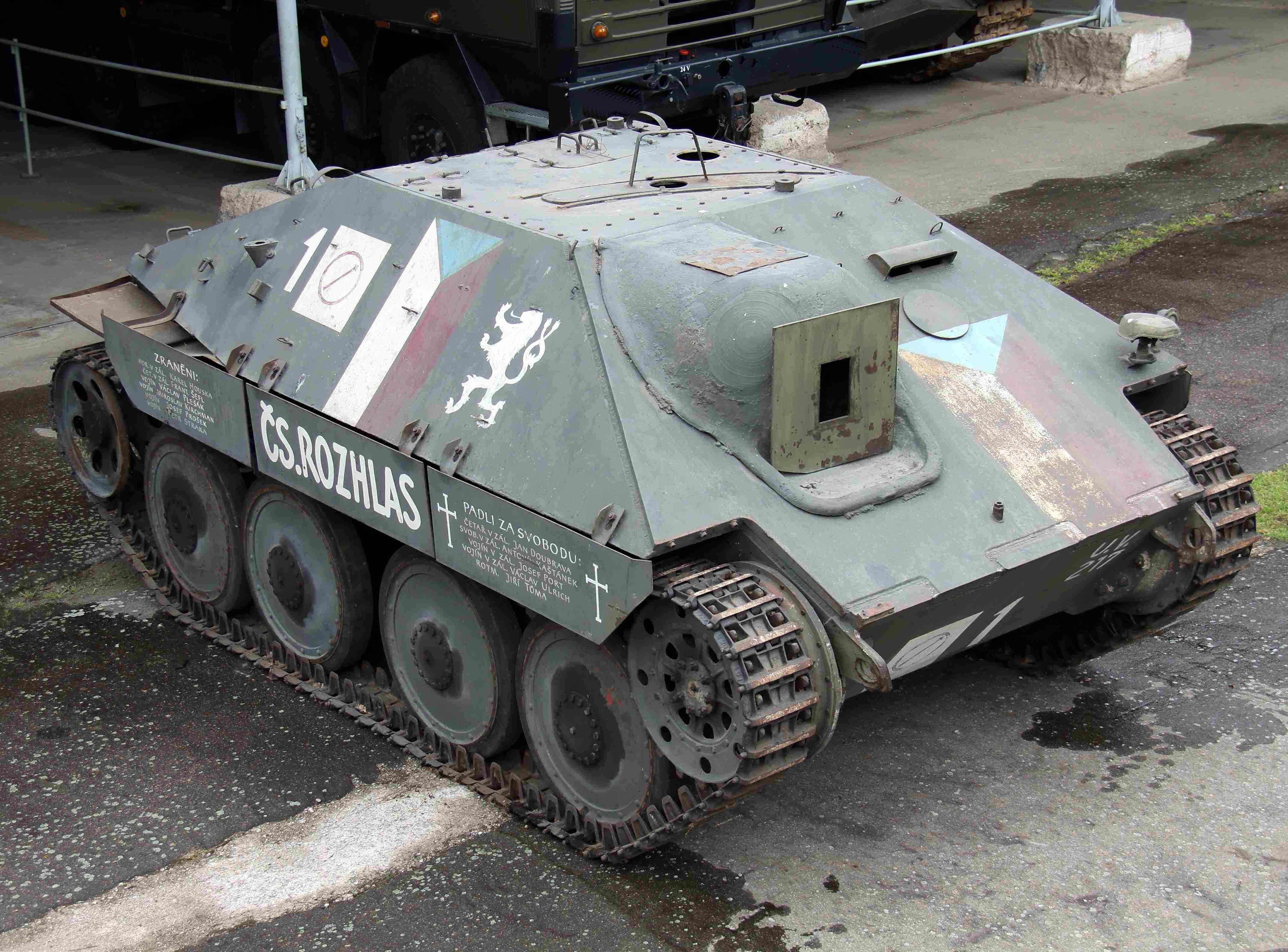 Stíhač tanků Jagdpanzer 38 nazývaný Hetzer